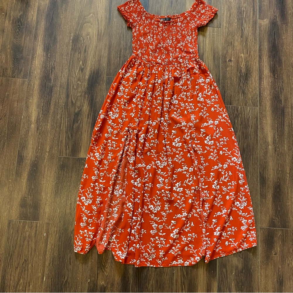 Midi length floral dress size medium orange brown 70’s shirred top short sleeve